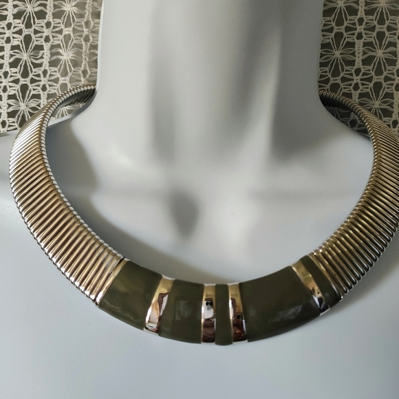 Monet Necklace - Picture 4 of 8
